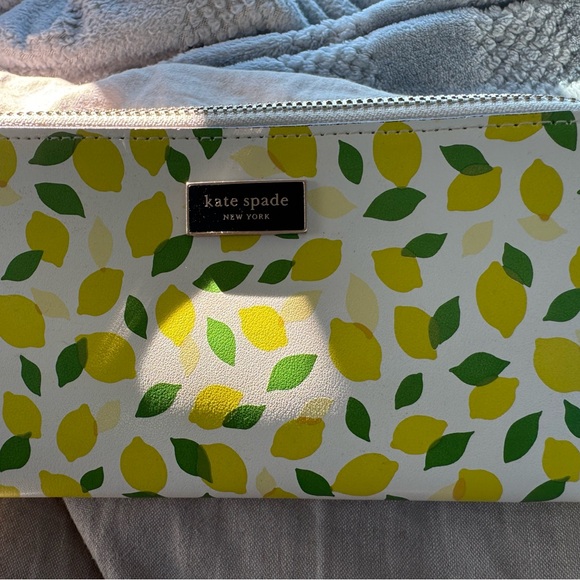 Lot. New cosmetic bags and brand new Kate Spade bag belt. - Picture 8 of 10